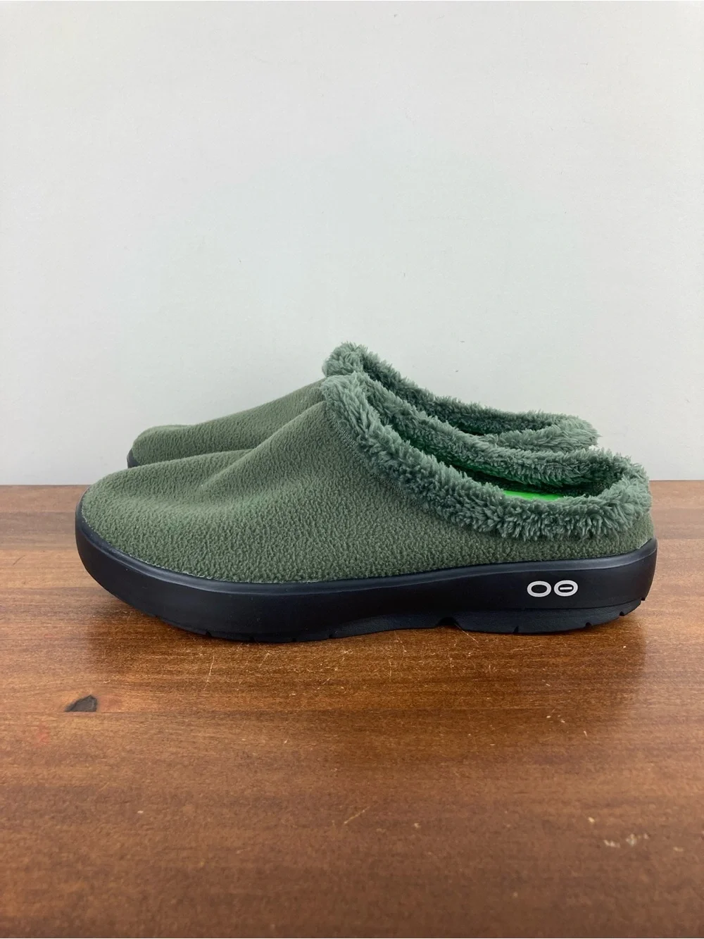 Oofos OOcozy Recovery Mules Green Fleece Faux Fur Clogs 03012025-29 Men’s 12.